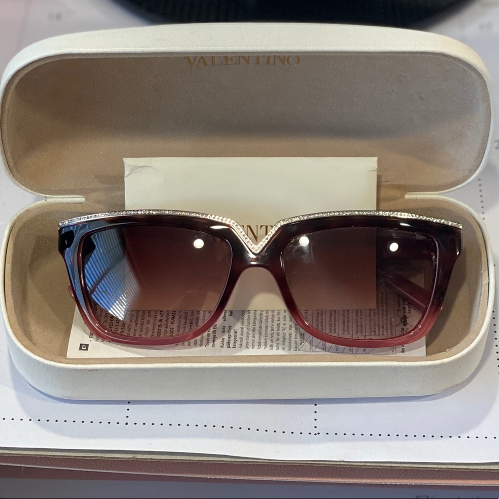 Authentic Valentino Tortoiseshell Sunglasses - image 7